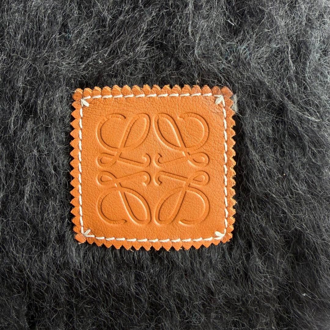 【山田涼介着用】　LOEWE　ウールモヘヤマフラー　ストール　アナグラム　レザー