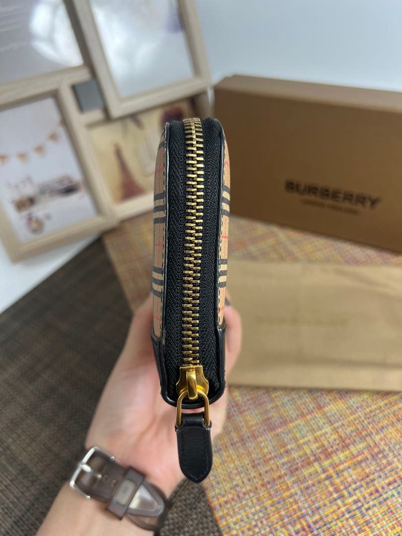✨極美品✨BURBERRY バーバリー ノバチェック　長財布　ラウンドファスナー