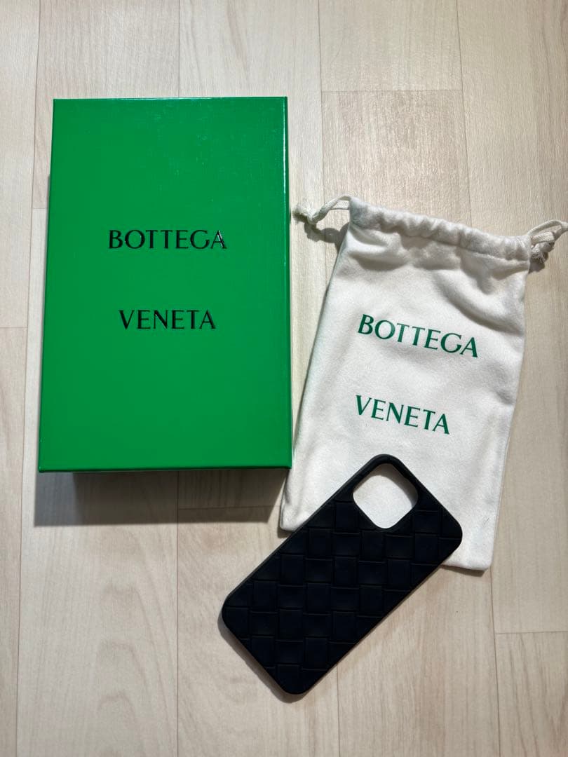 BOTTEGA VENETA ボッテガヴェネタ　iPhone13promax