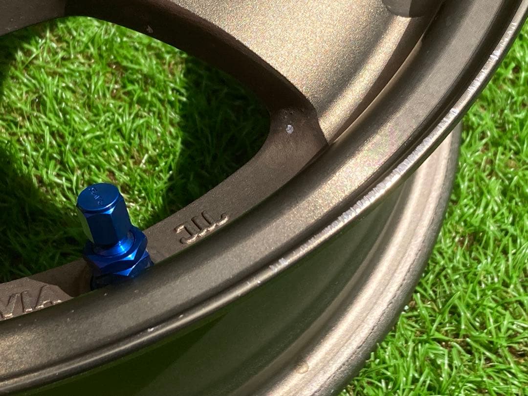 AZ-1のフロントで使用 RAYS TE37 14インチ6J114.3ホイール