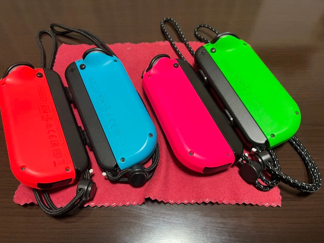 【初代】Nintendo Switch 本体 ジョイコン2組 キャリングケース