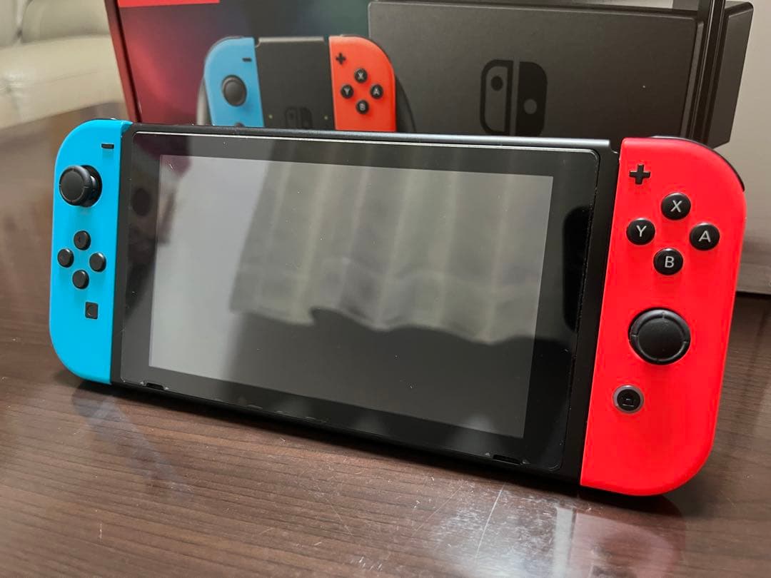 【初代】Nintendo Switch 本体 ジョイコン2組 キャリングケース