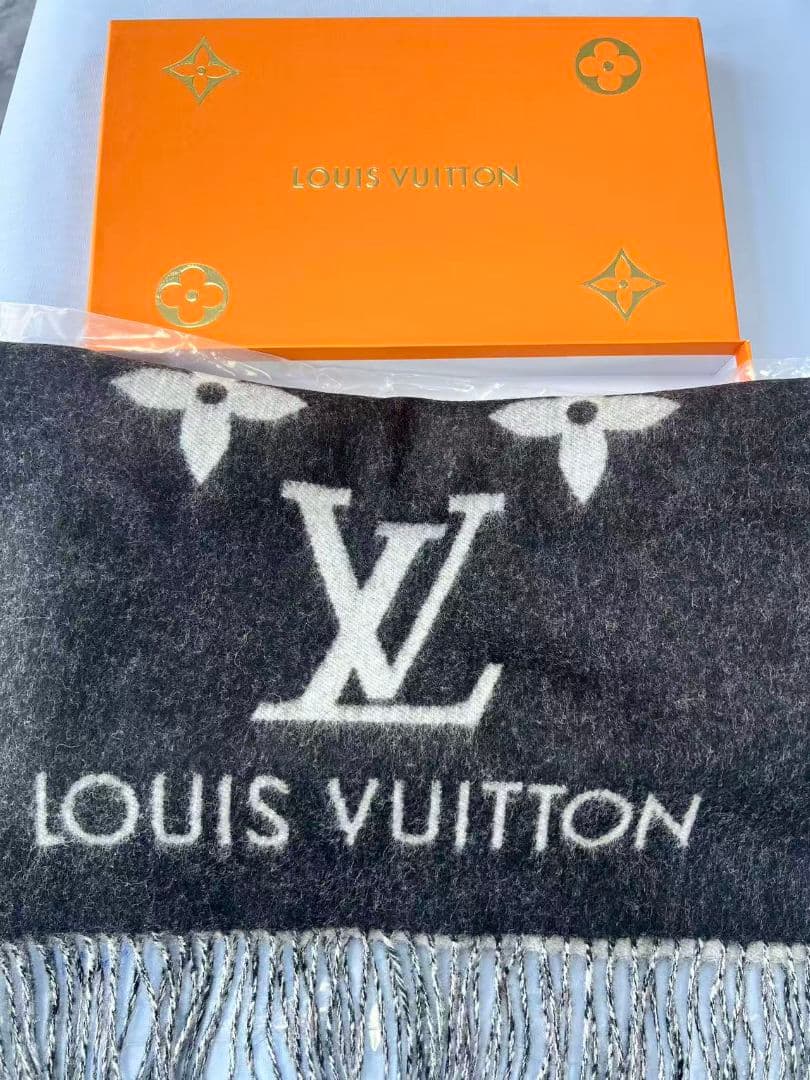 LOUIS VUITTON ルイヴィトン マフラー グレー/ブラック新品同様