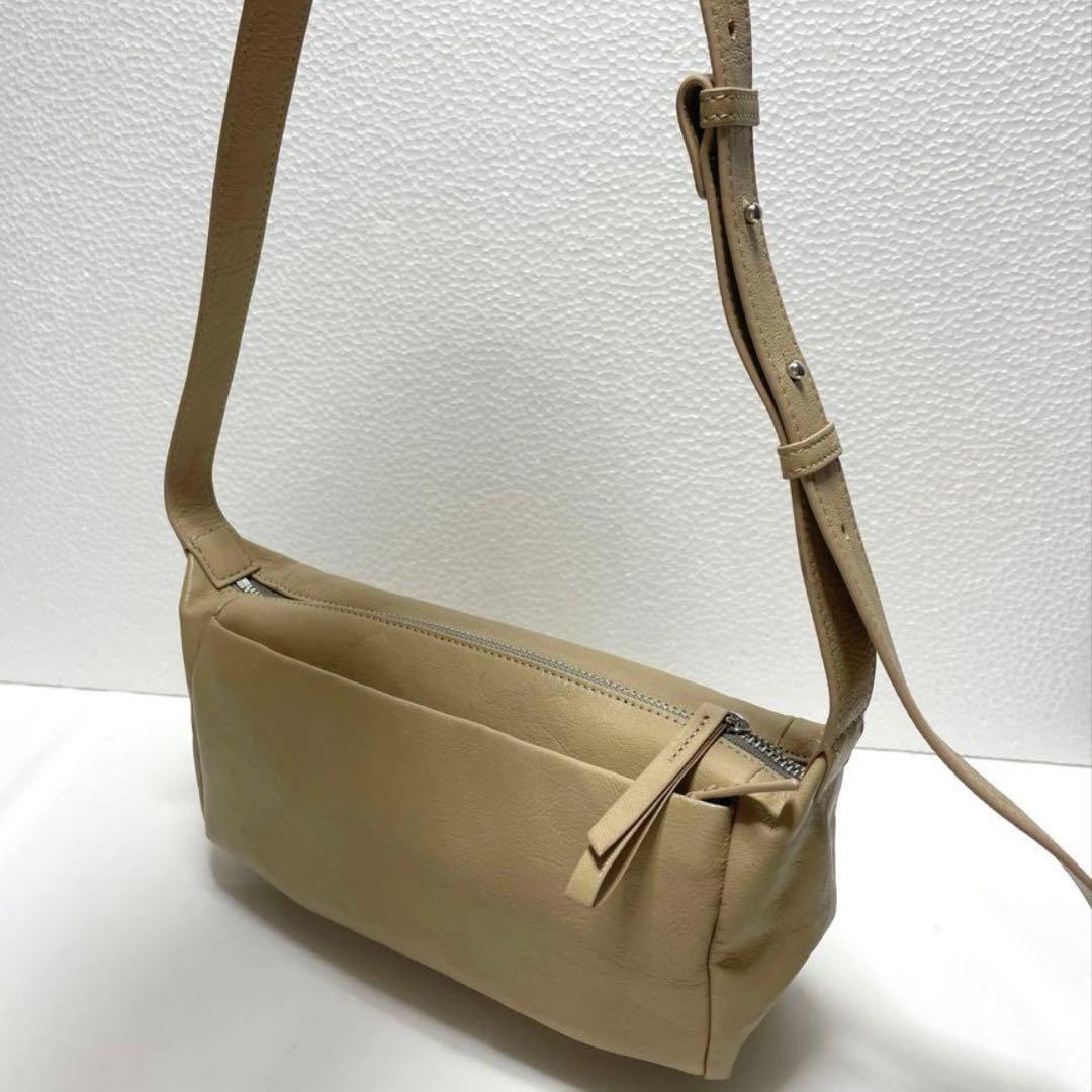 ear papillonner イアパピヨネ　ボックスショルダーバッグ　ベージュ