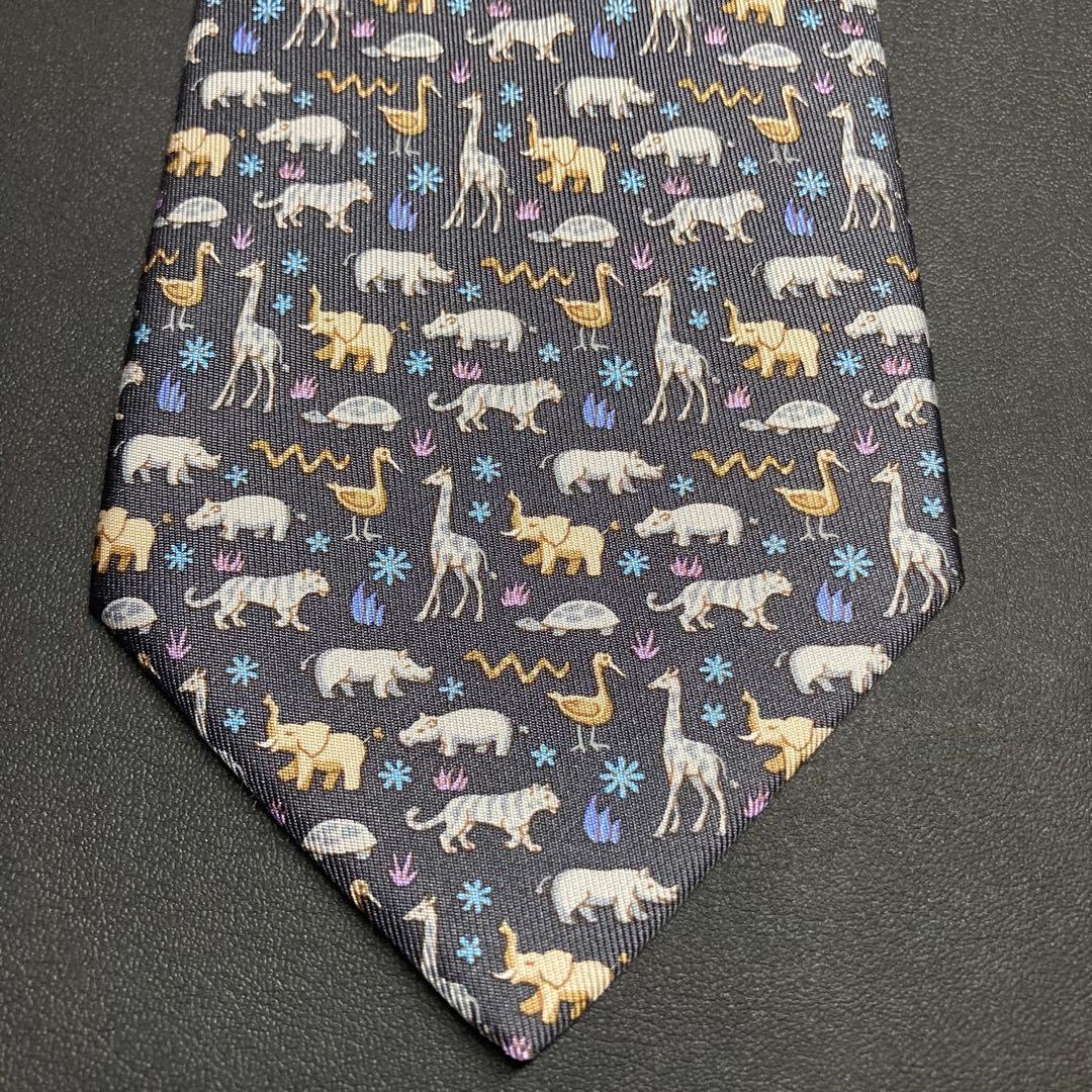 【未使用】サルヴァトーレフェラガモ　ネクタイ　グレー　ゾウ　キリン　アニマル柄