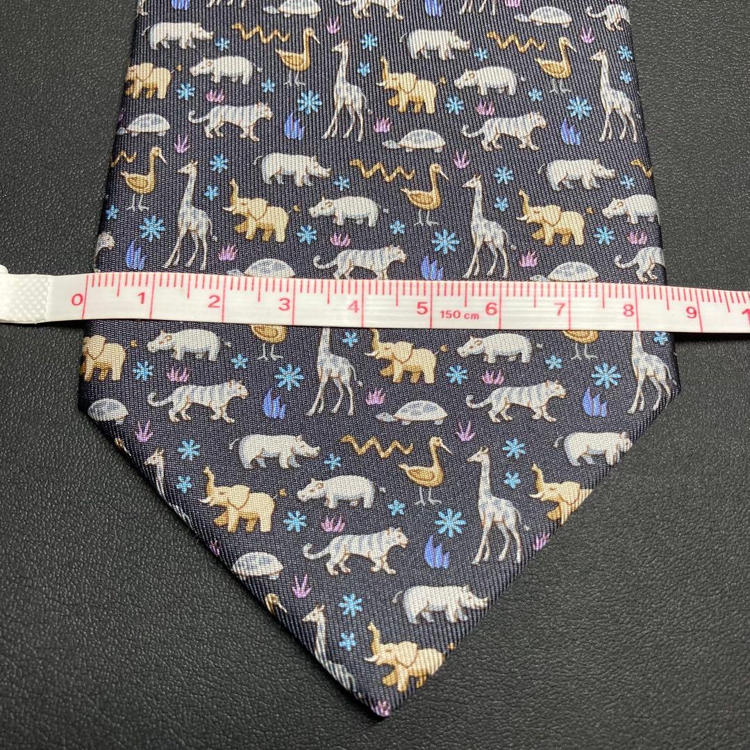 【未使用】サルヴァトーレフェラガモ　ネクタイ　グレー　ゾウ　キリン　アニマル柄
