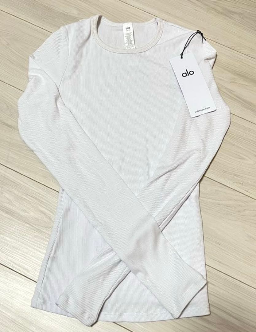 【タグ付　新品未使用】alo アロ　リブモーダル長袖　ロングスリーブ　ホワイト