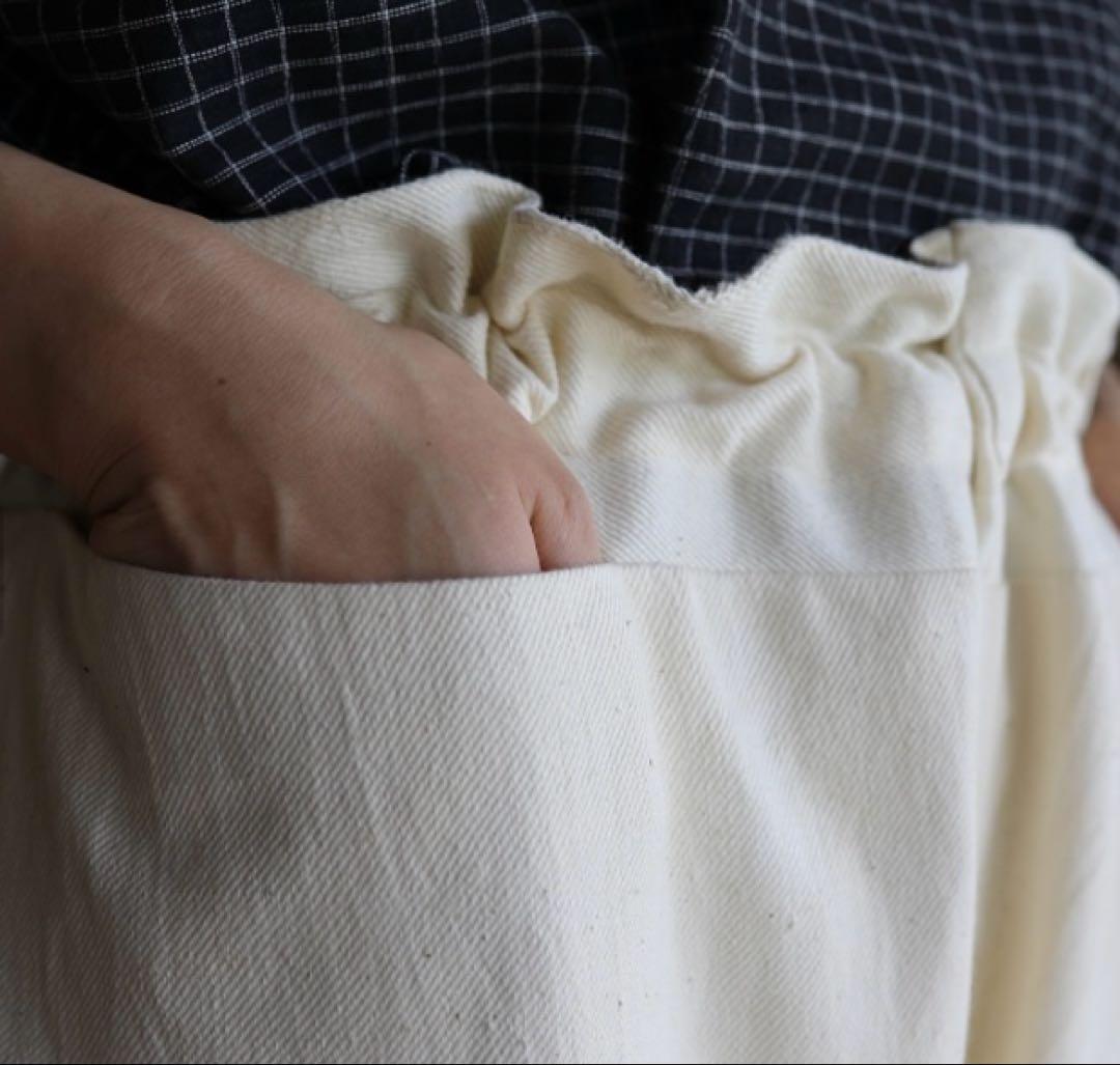 えみおわす　ダーツパンツ（カディデニム生成）