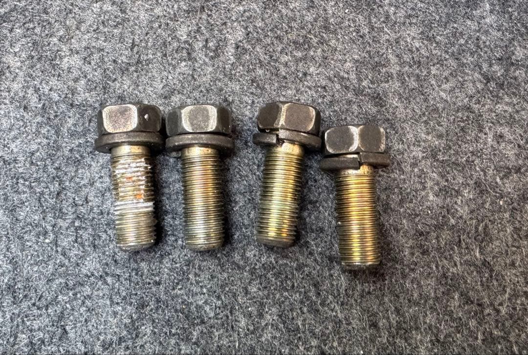 スバル　対向4POTブレーキキャリパー　フロント用