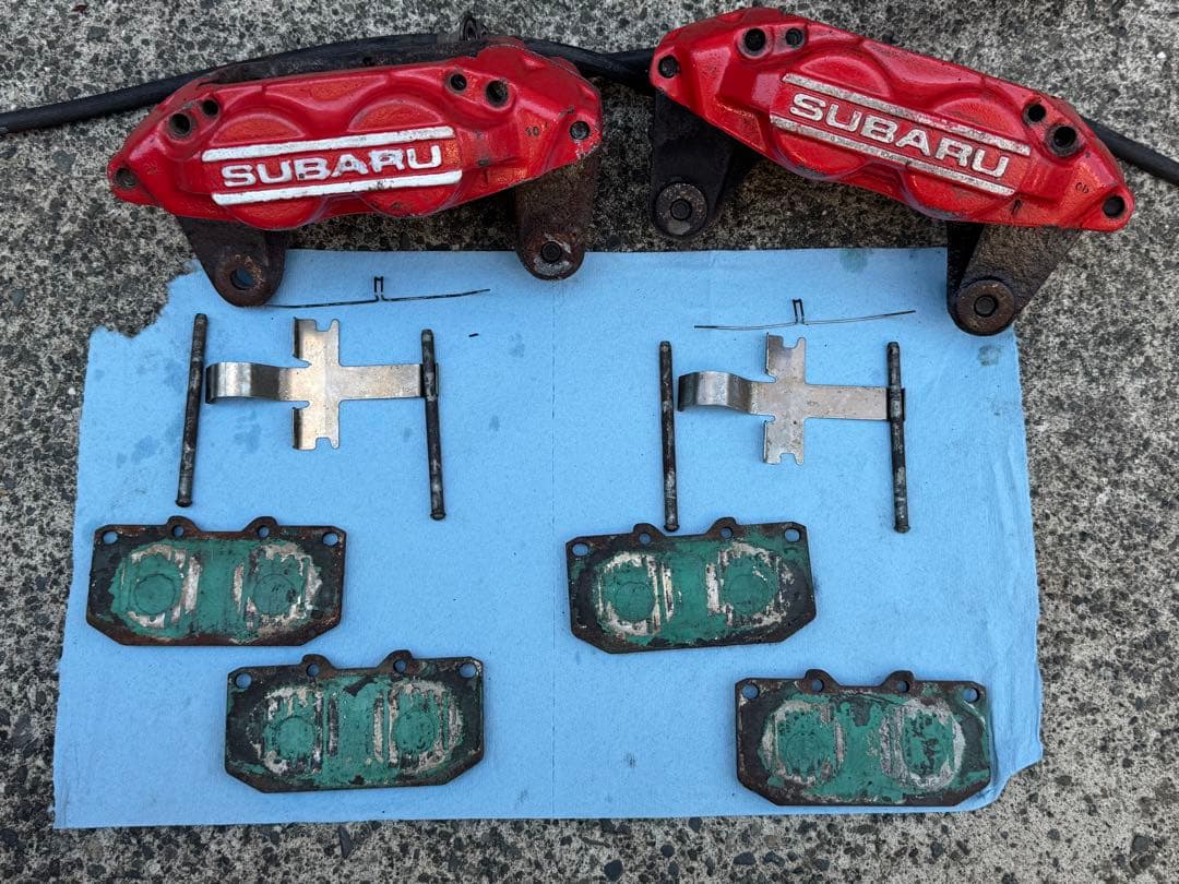 スバル　対向4POTブレーキキャリパー　フロント用