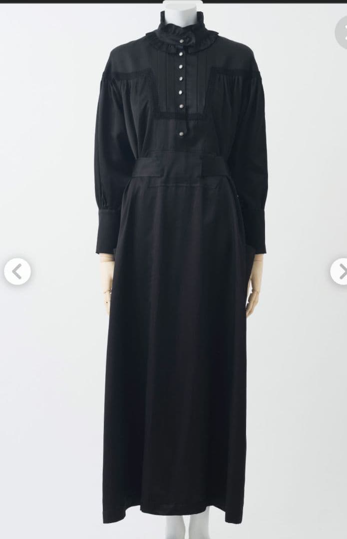 overlace オーバーレース　ワンピース　フリル付き襟のブラックロングドレス