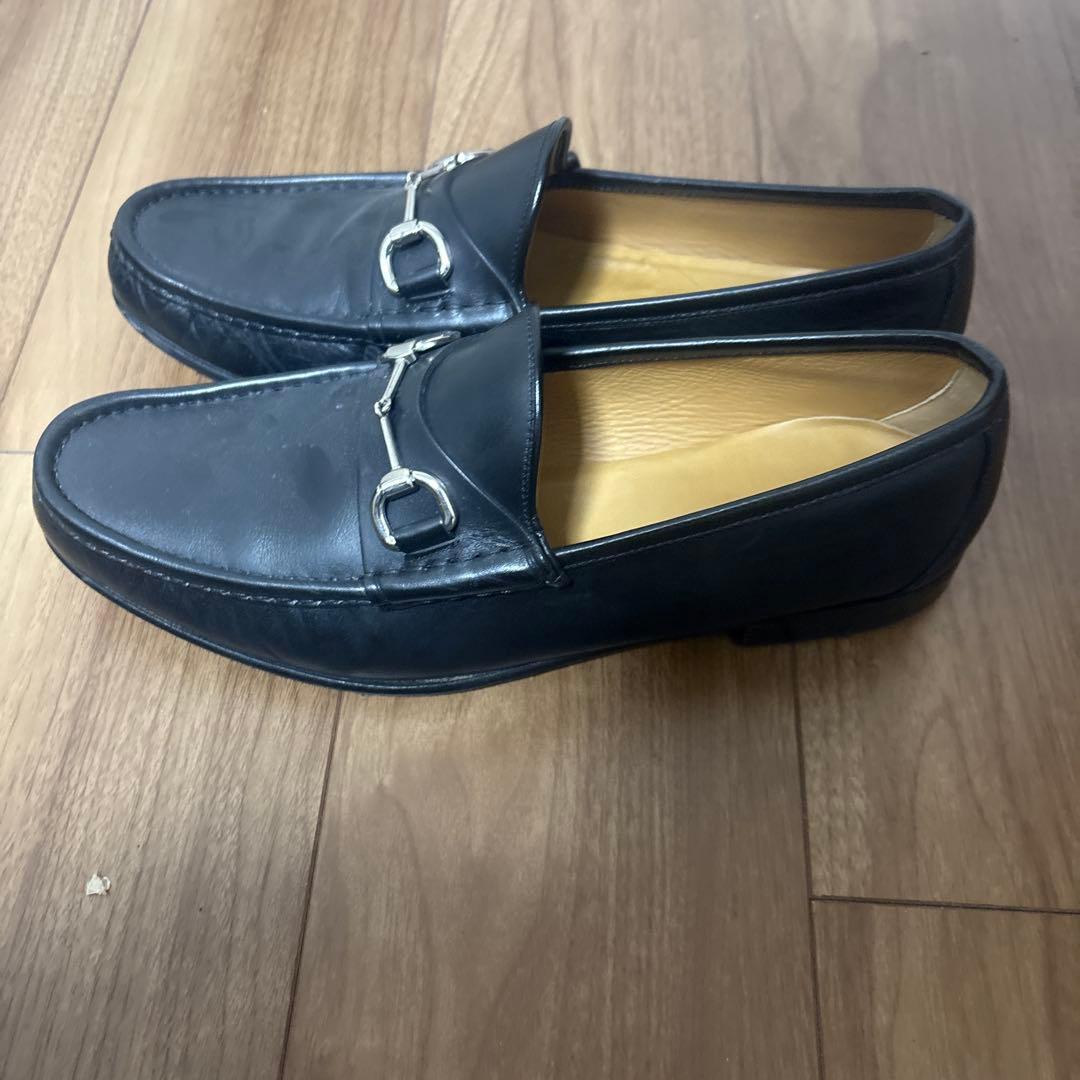 GUCCI 黒 ホースビットレザー ローファー