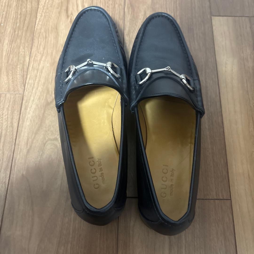 GUCCI 黒 ホースビットレザー ローファー