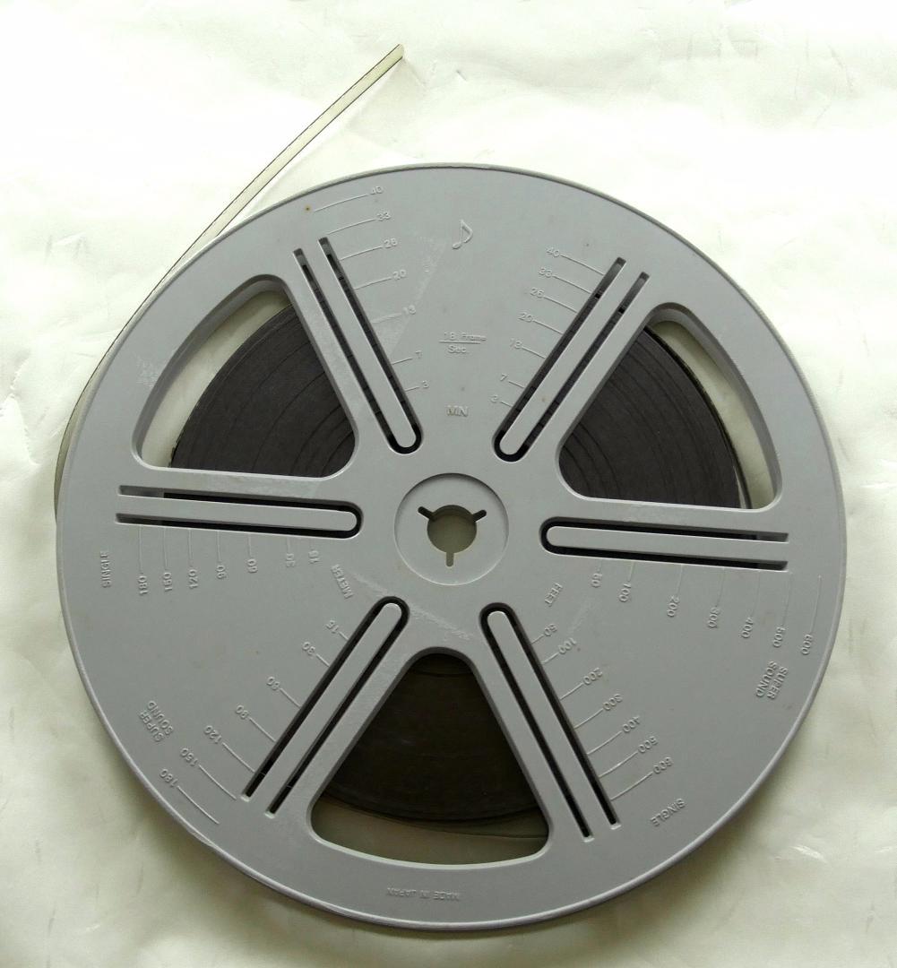 「アンダルシアの犬」8mmフィルム版（英語字幕）