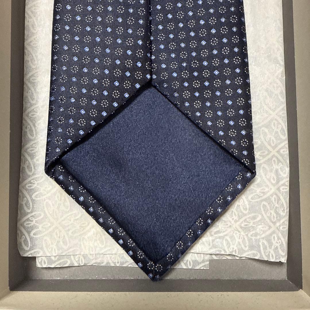 美品　ブリオーニ　ネクタイ　紺　花柄ドット　シルクジャガード　厚手重厚感