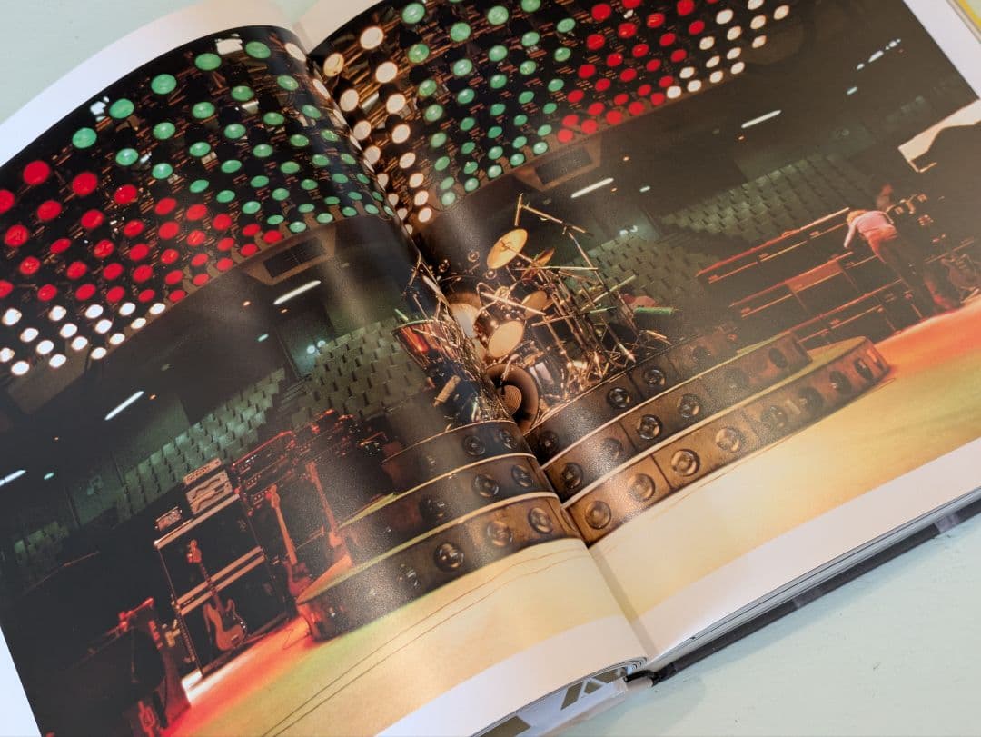 【新品】Queen Uncovered / クイーン 写真集