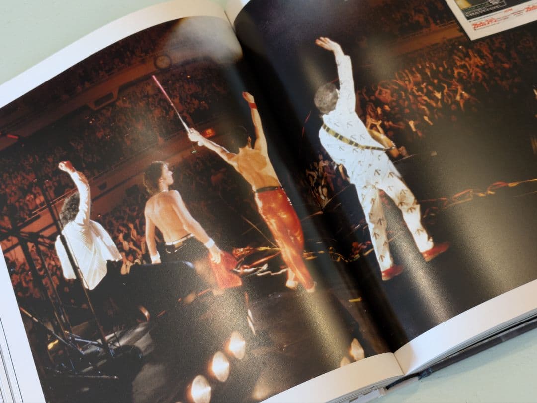 【新品】Queen Uncovered / クイーン 写真集