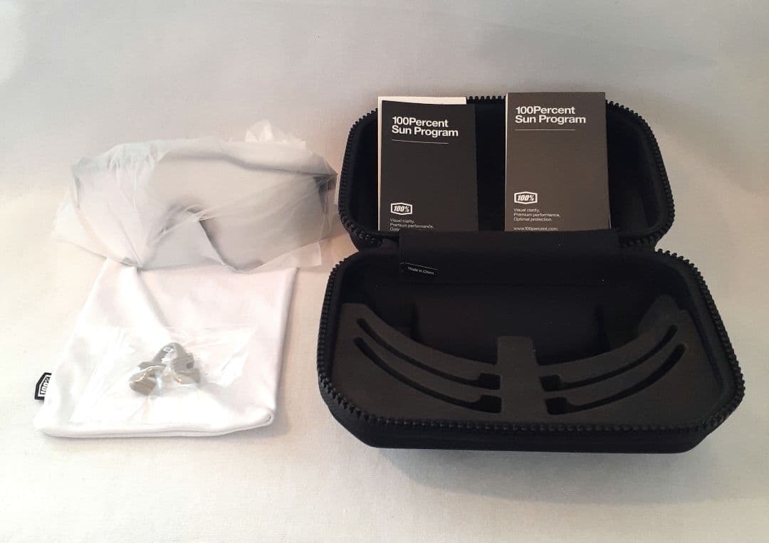 100% Speedcraft クリアグレー 調光 ワンハンドレッド サングラス