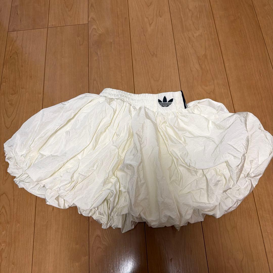 adidas ブラック&ホワイトバルーンスカート 海外限定モデル