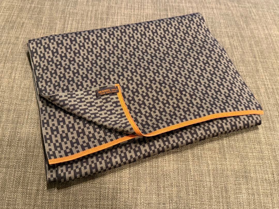 美品【HERMES マフラー】エルメス、シルク