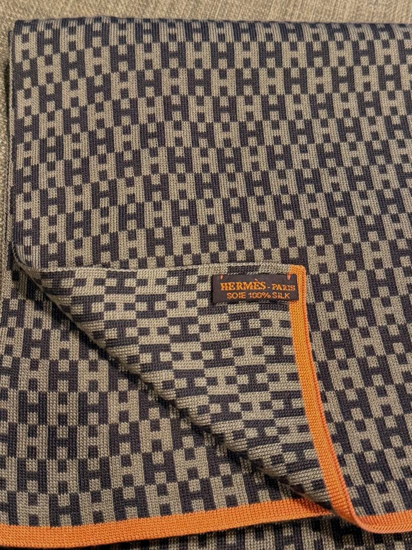 美品【HERMES マフラー】エルメス、シルク