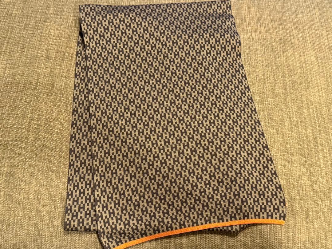 美品【HERMES マフラー】エルメス、シルク