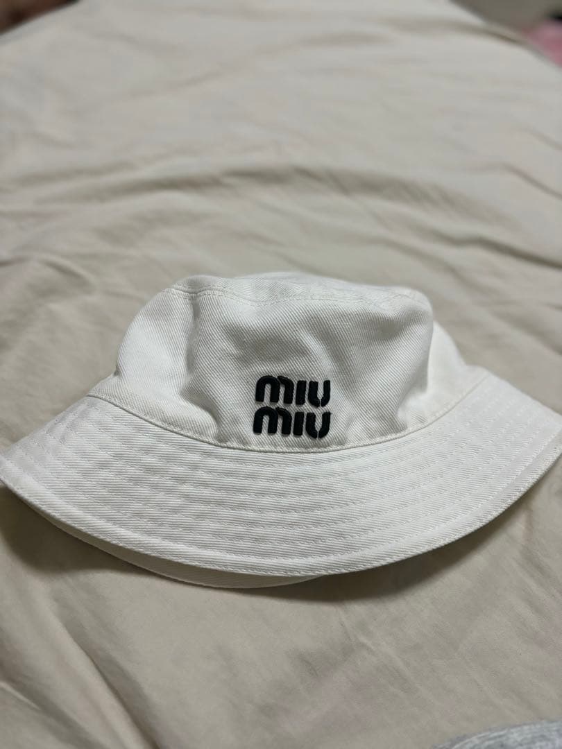 miu miu バケットハット ホワイトM