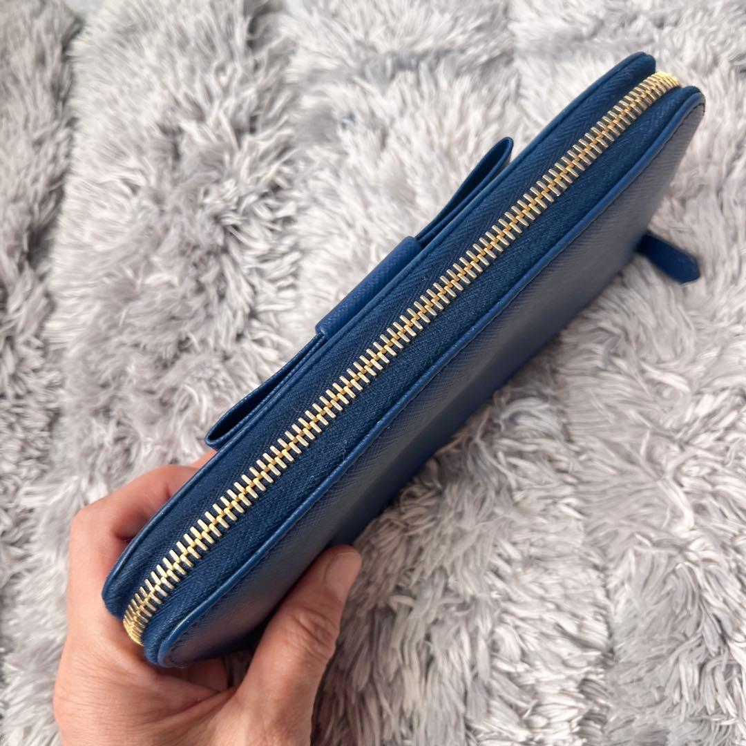 美品✨PRADA フィオッコ　ラウンドファスナー　サフィアーノ　メタルロゴ