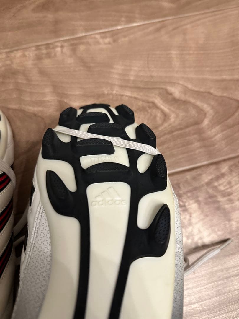 新品タグ付き　 希少カラー adidas プレデター アブソラド HG JP