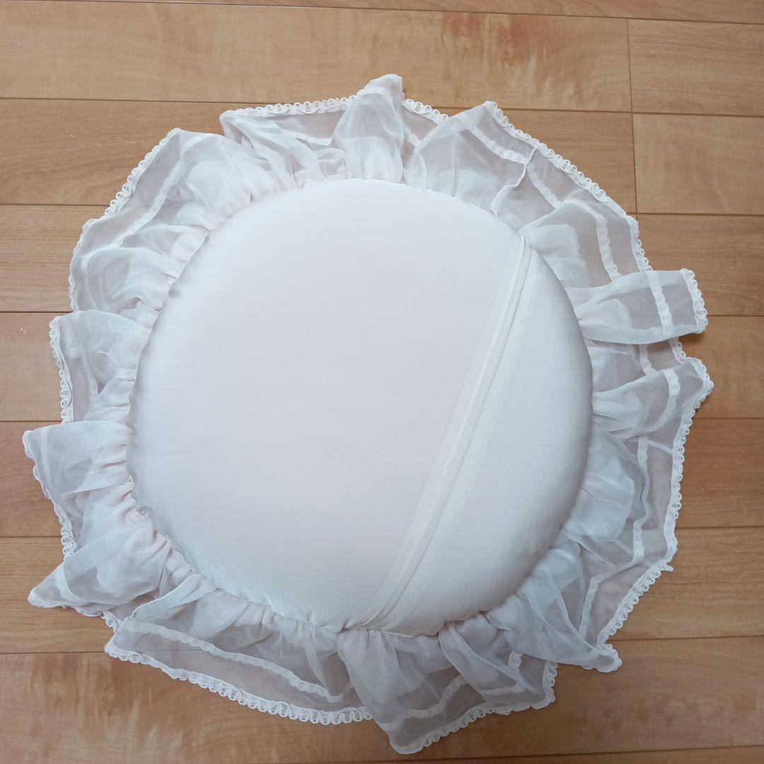 新品さえらベルパーチ豪華フリル&レースお花モチーフ円形クッション日本製ポテチーノ