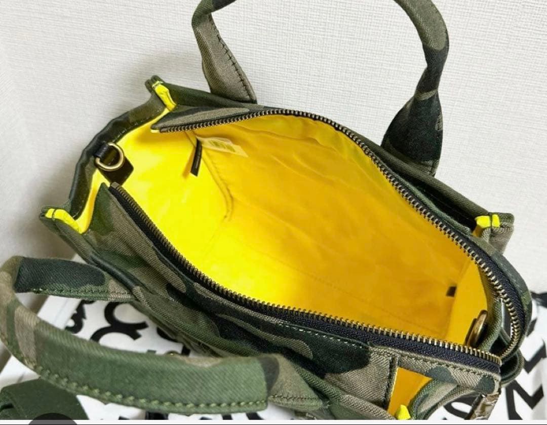 新品✨未使用✨ マークジェイコブス カモフラジャカード スモールトートバッグ