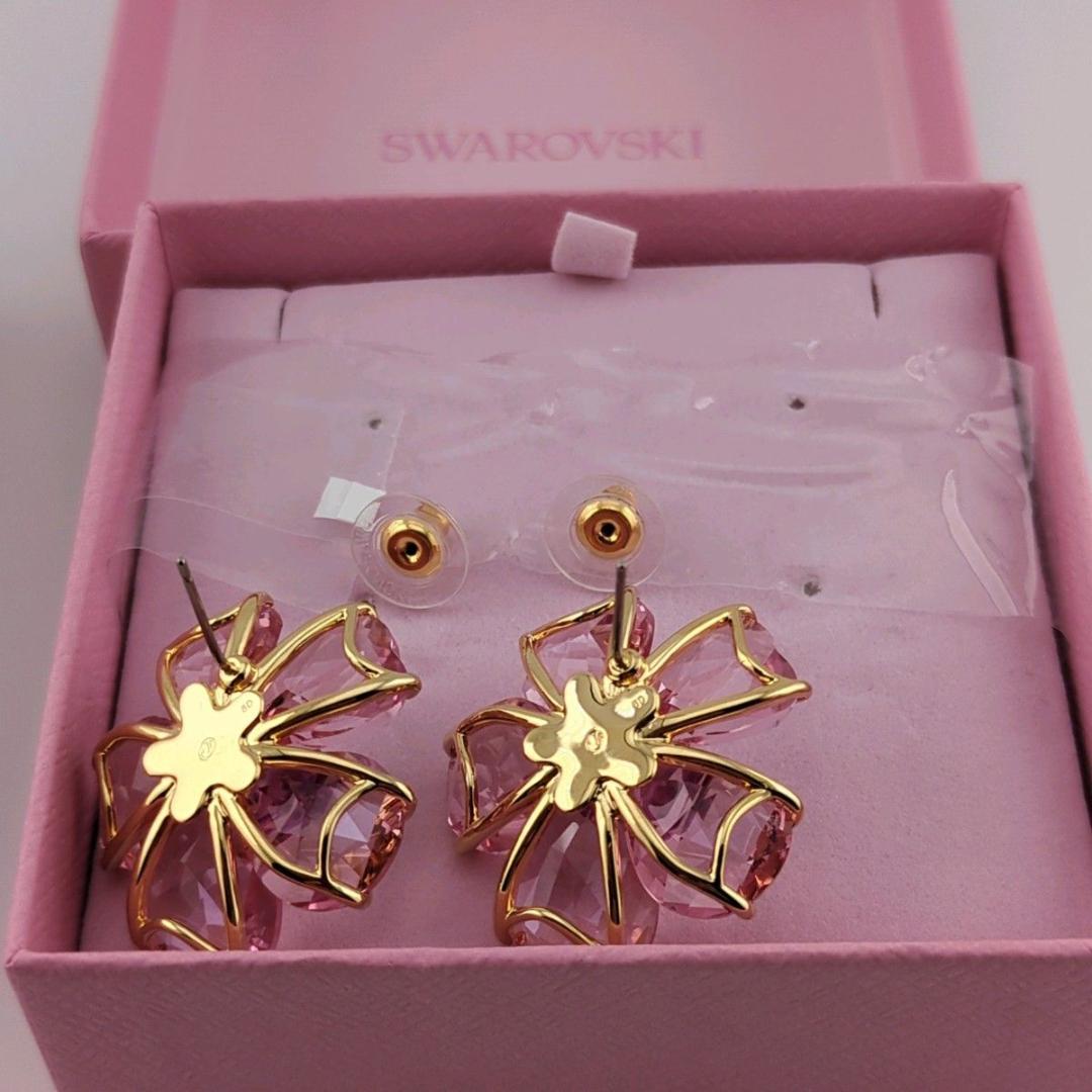 SWAROVSKI スワロフスキー Idyllia フラワー スタッドピアス