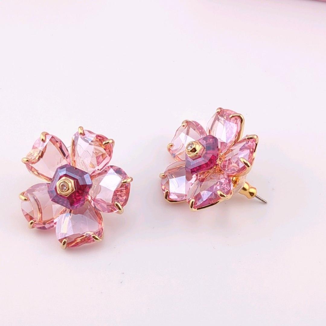 SWAROVSKI スワロフスキー Idyllia フラワー スタッドピアス