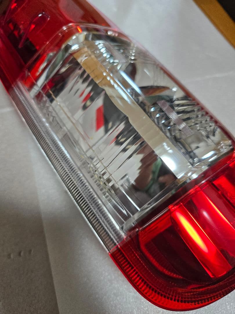 ハイエース 200系 テールライト トヨタ 純正 新車外し 左用 ¹
