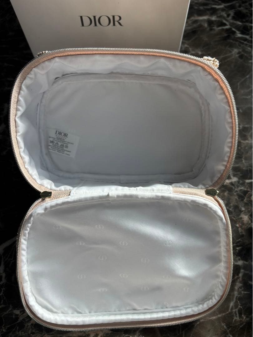 またお値下げ！【新品未使用】DIOR 2025 クリスマスホリデーオファー