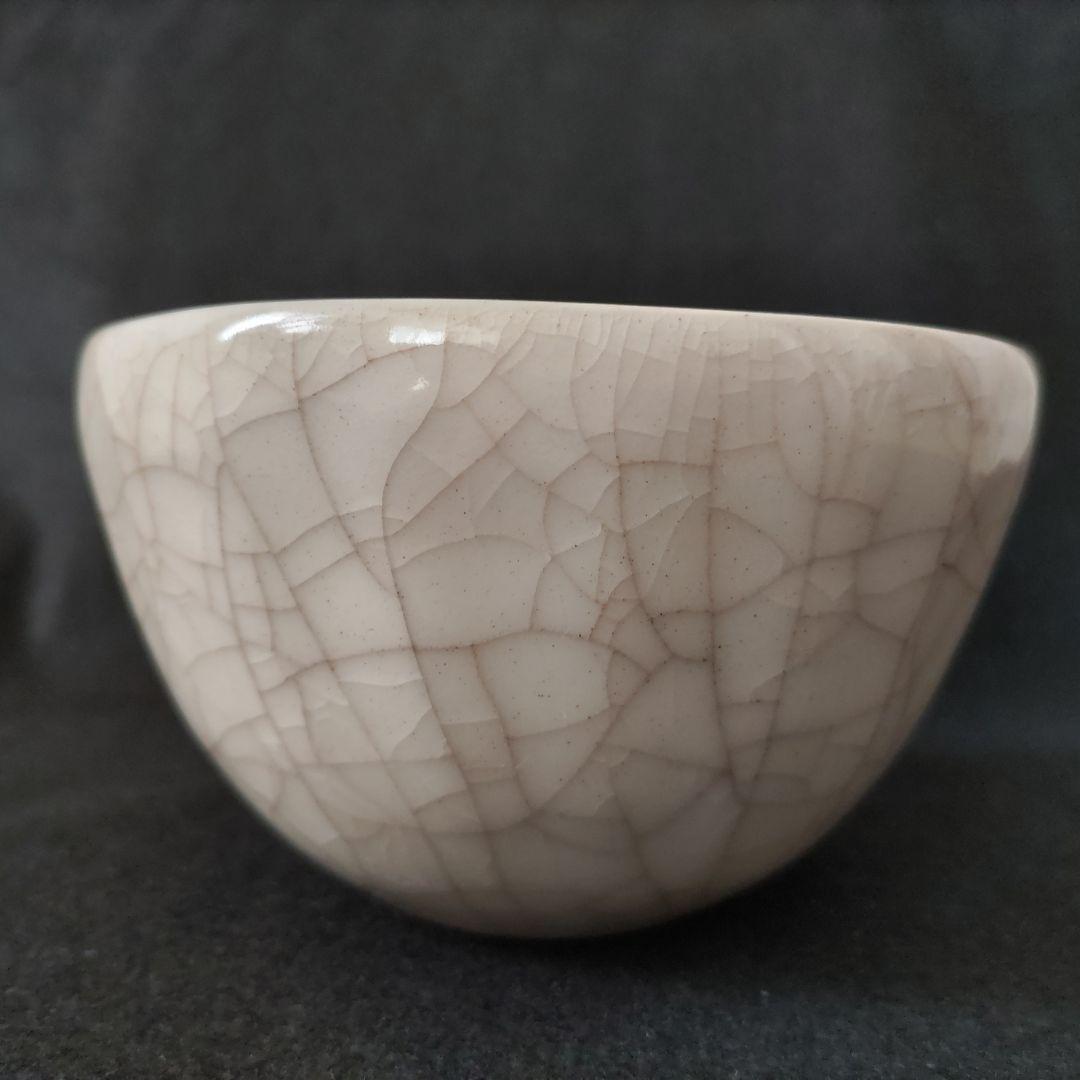 川瀬忍　白い青磁　瓊瓷茶碗「天晴(目偏)」　個展作品　中古品