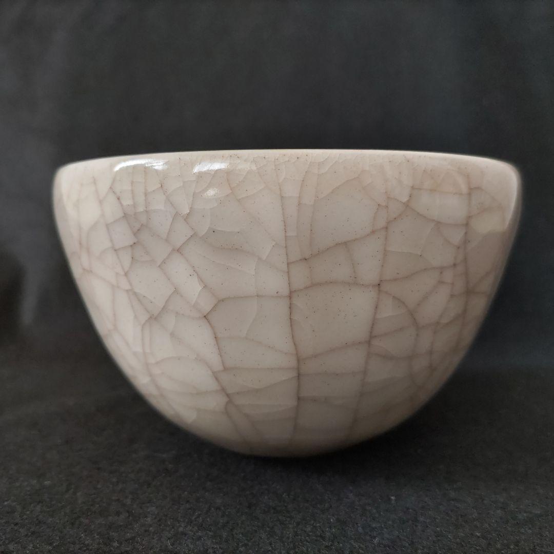 川瀬忍　白い青磁　瓊瓷茶碗「天晴(目偏)」　個展作品　中古品