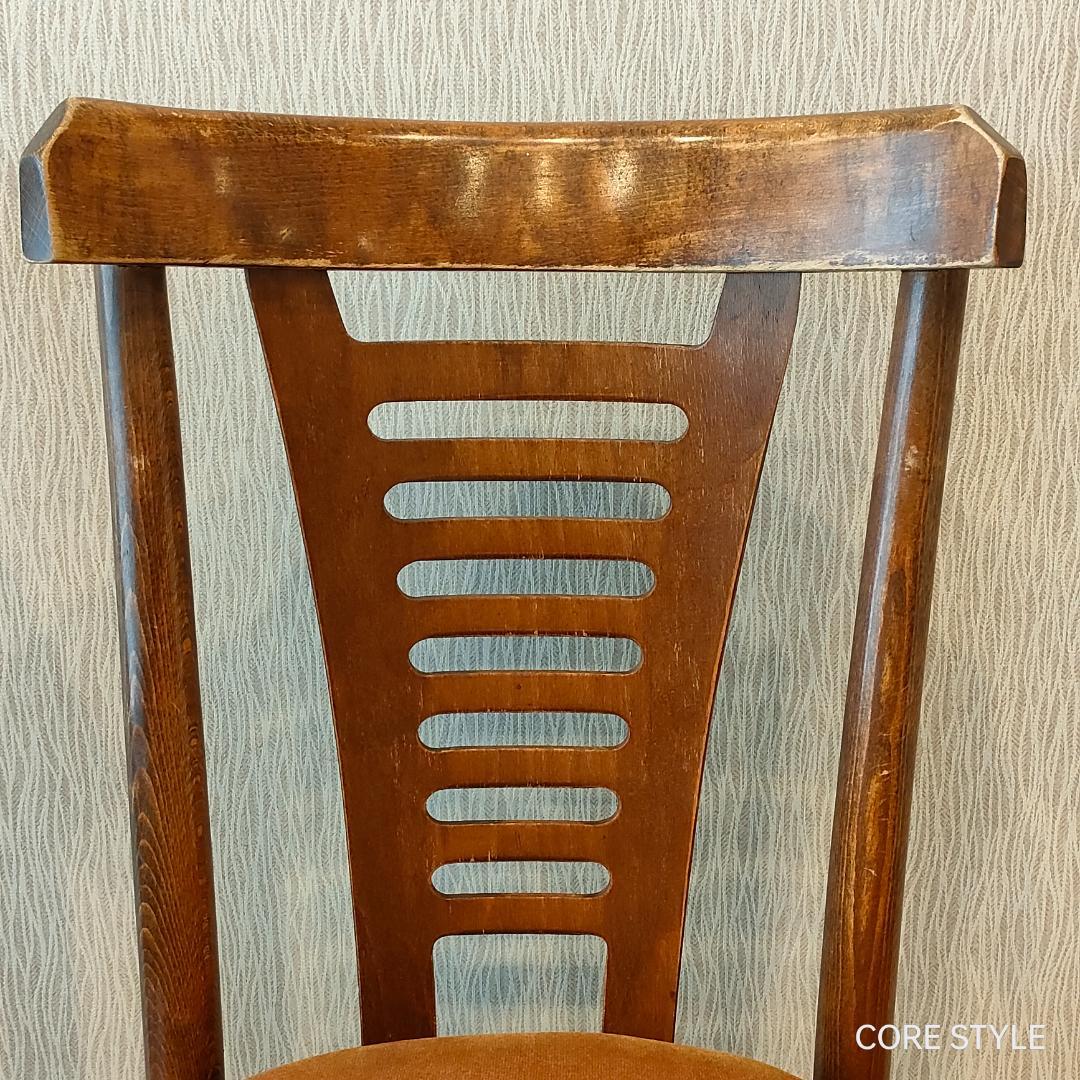 ビンテージ　ベントウッドチェア　ベルベット生地　ルーマニア製　2脚セット①