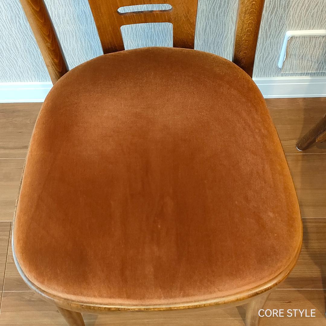 ビンテージ　ベントウッドチェア　ベルベット生地　ルーマニア製　2脚セット①