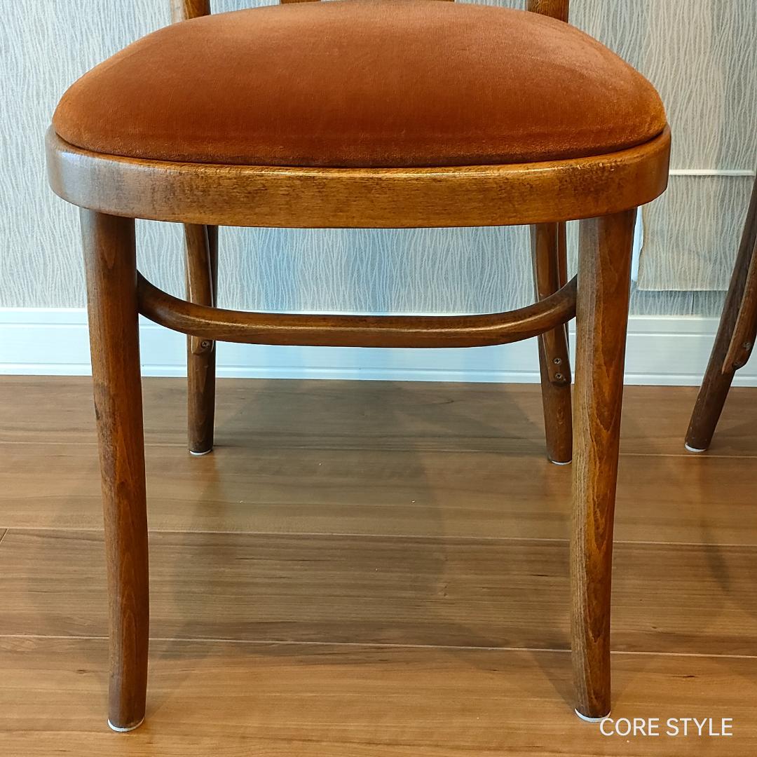 ビンテージ　ベントウッドチェア　ベルベット生地　ルーマニア製　2脚セット①