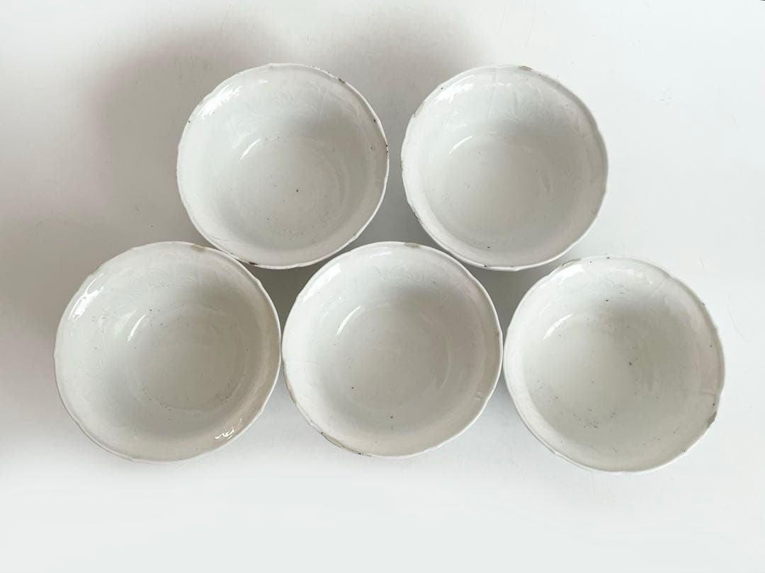 白磁陽刻向付、蕎麦猪口