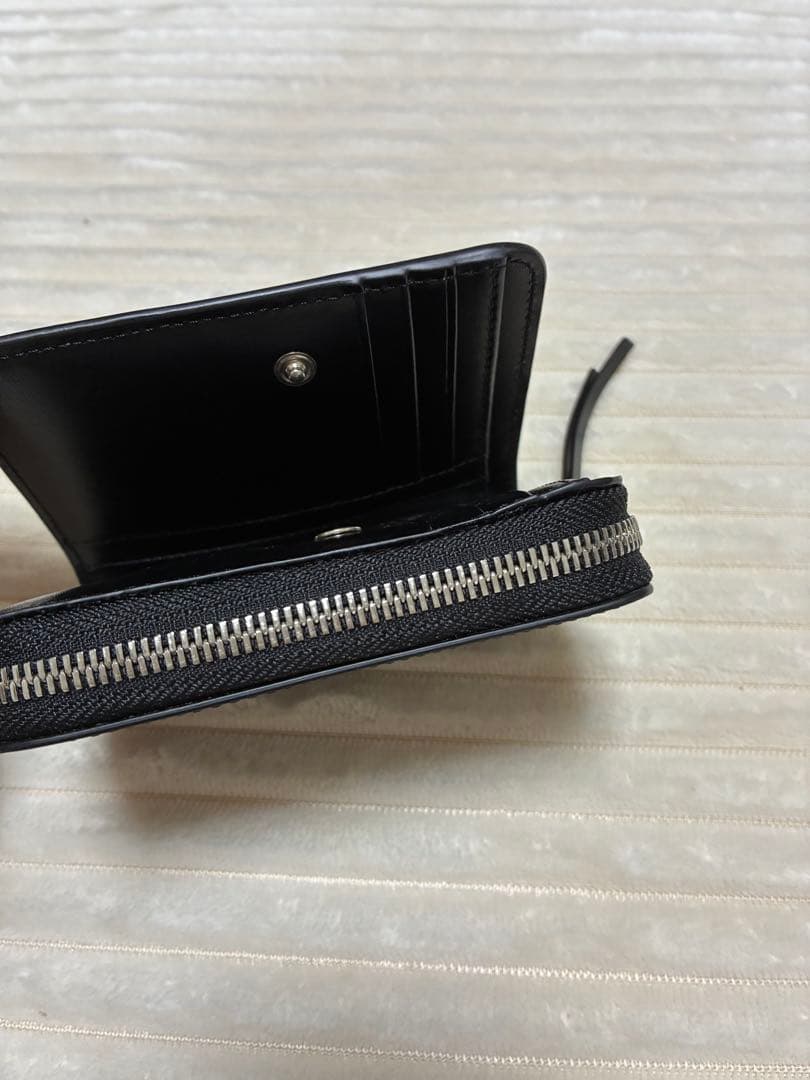 AMI PARIS ブラックレザー 二つ折り財布