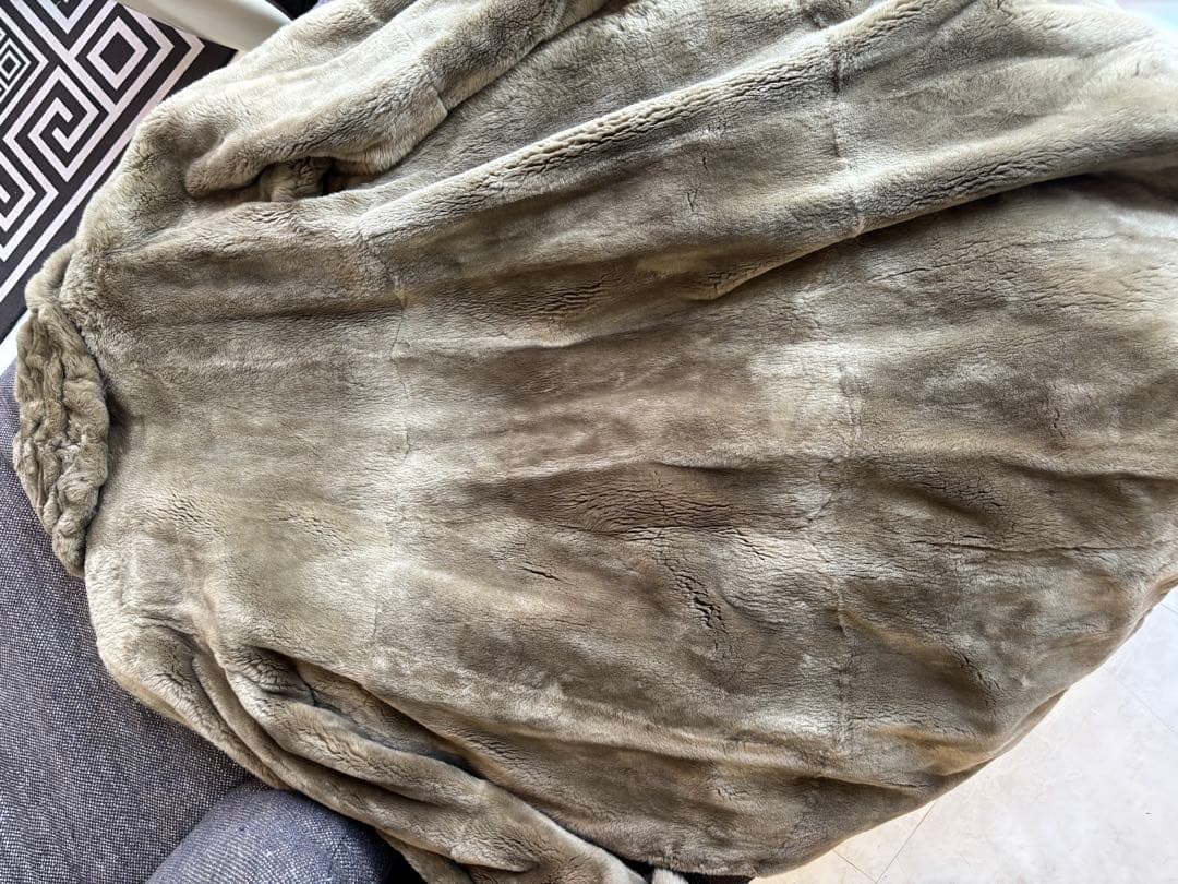 期間限定割引中‼️大幅お値下げしました‼️FENDI 希少khaki色ハーフコート