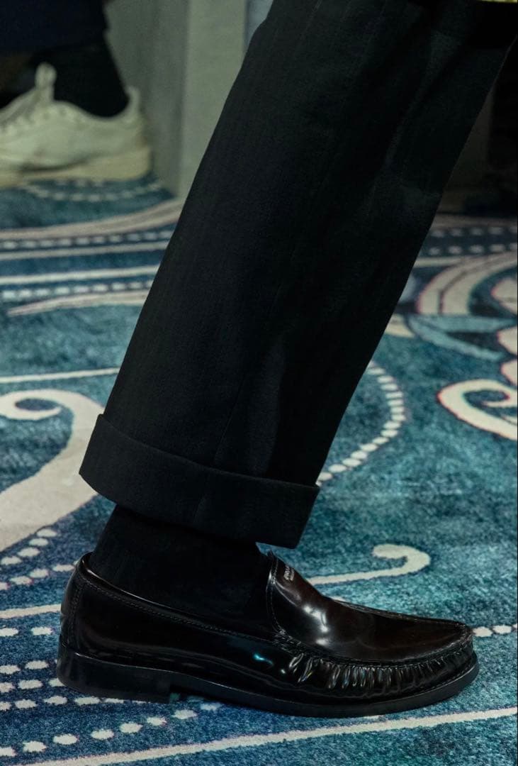 25AW PRADA ブラッシュドレザー ローファー