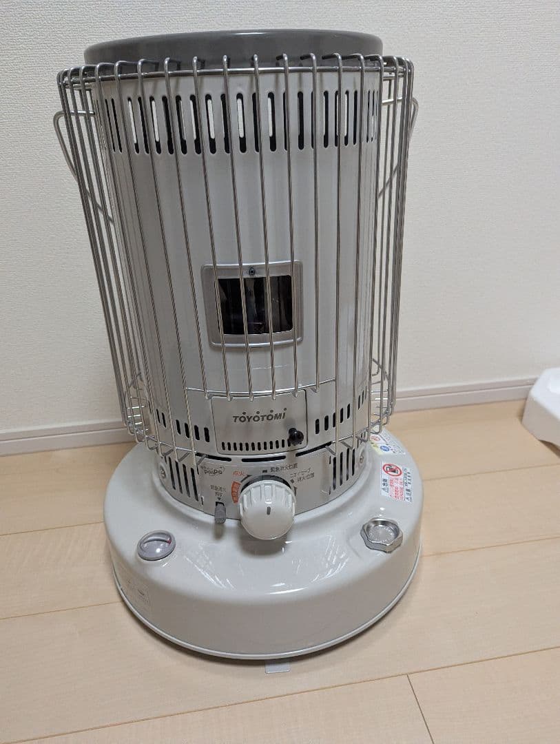 石油ストーブ(トヨトミKS-67Hホワイト)
