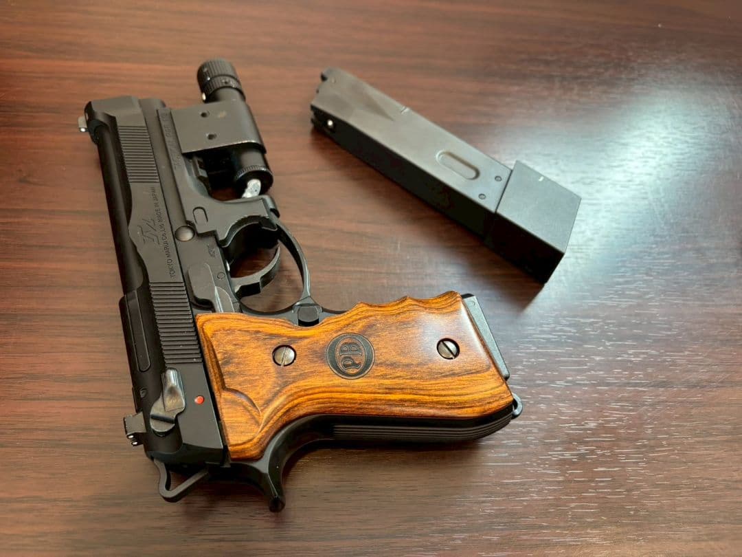 【希少】マルイ TACTICAL MASTER M92F レーザーサイト付