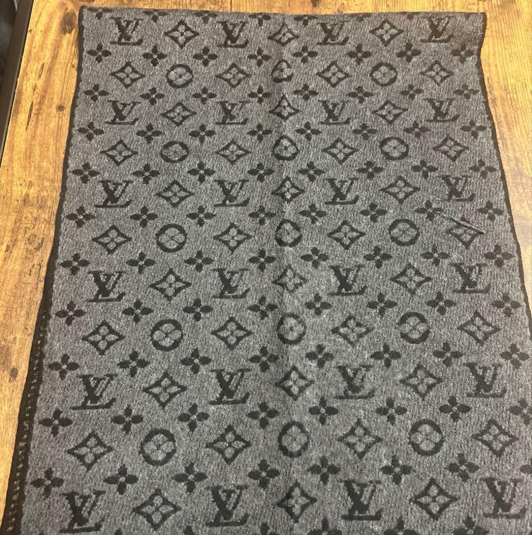 Louis Vuitton グレー マフラー 男女兼用