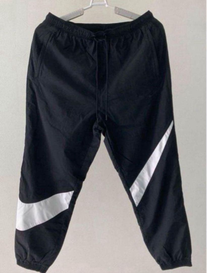 ☆新品タグ付☆ S NIKE ビッグスウッシュ ウーブンパンツ　ブラック　黒