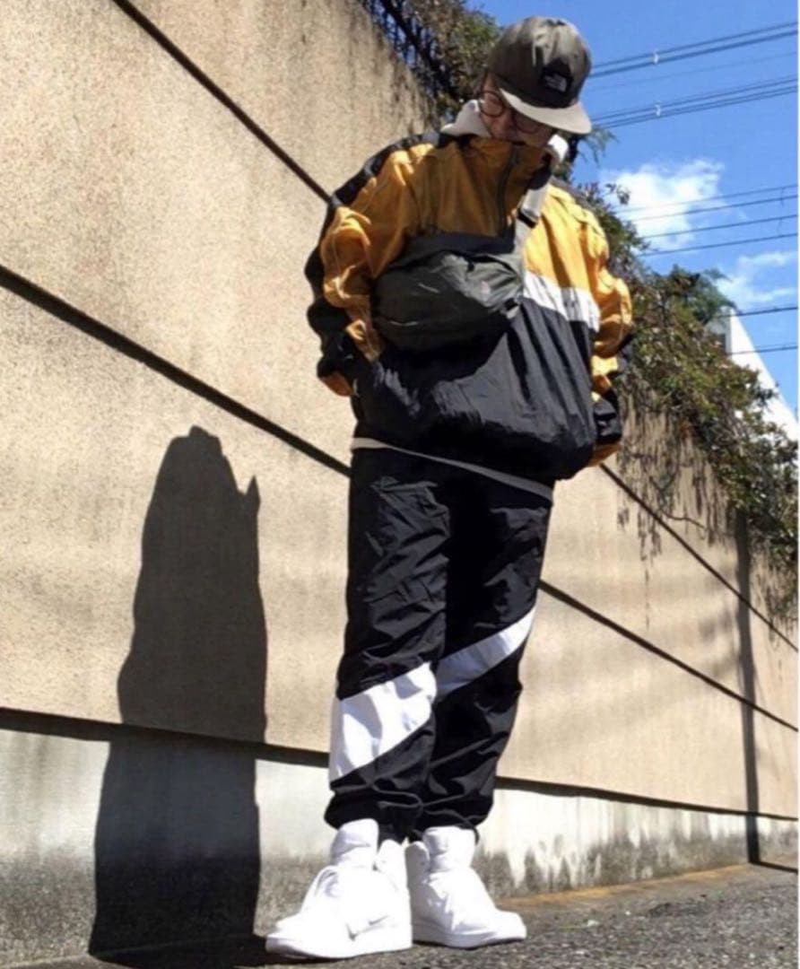 ☆新品タグ付☆ S NIKE ビッグスウッシュ ウーブンパンツ　ブラック　黒