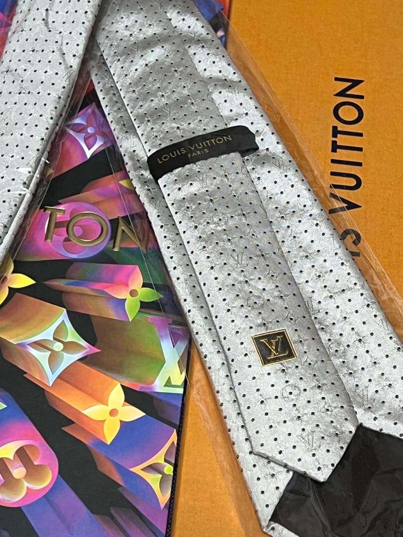 新品✨Louis Vuitton シルバー ドット ネクタイ